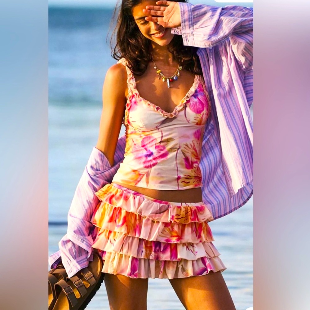 NWT Urban Outfitters ruffle tiered skort